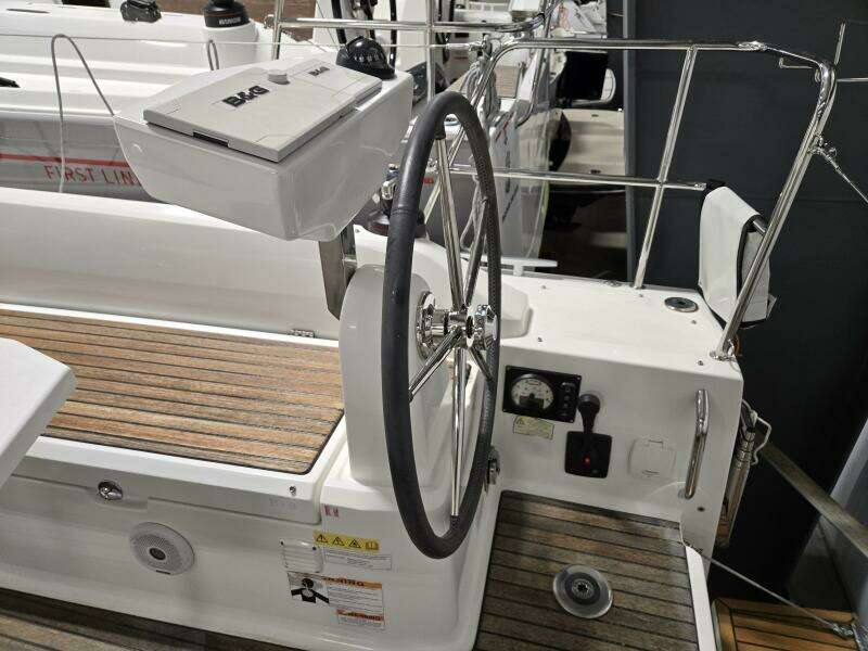 2021 Beneteau Oceanis 30.1