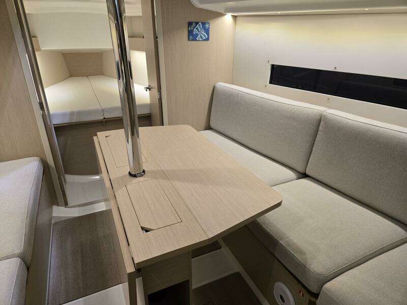 2021 Beneteau Oceanis 30.1