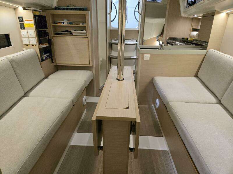 2021 Beneteau Oceanis 30.1