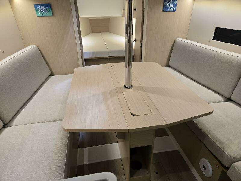 2021 Beneteau Oceanis 30.1
