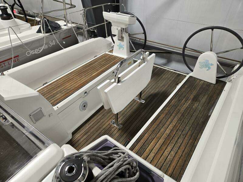 2021 Beneteau Oceanis 30.1