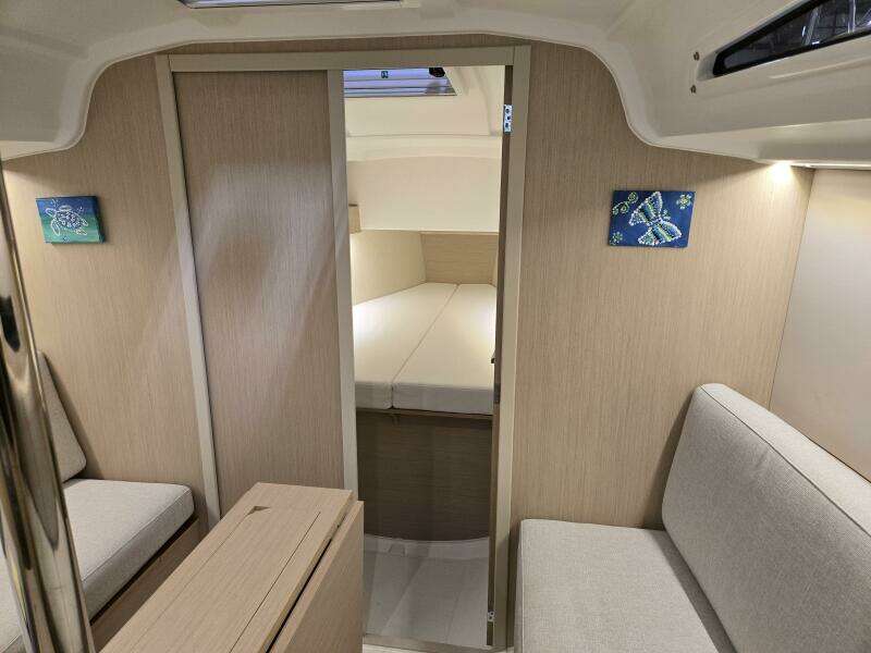 2021 Beneteau Oceanis 30.1