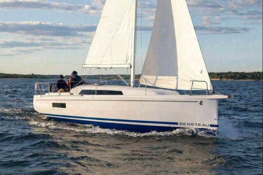 2021 Beneteau Oceanis 30.1