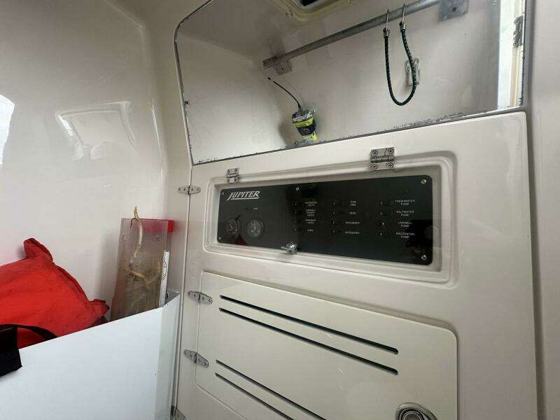 2013 Jupiter Center Console