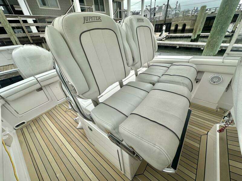 2013 Jupiter Center Console