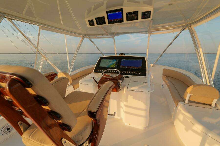 Viking 54 - Salty Dog -Flybridge Helm Station