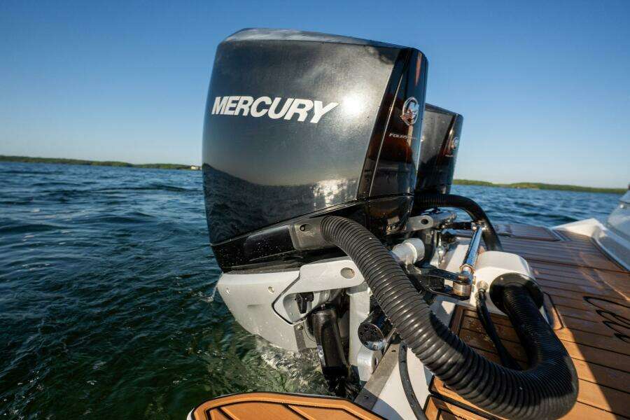 2019 Sea Ray SDX 290 OB