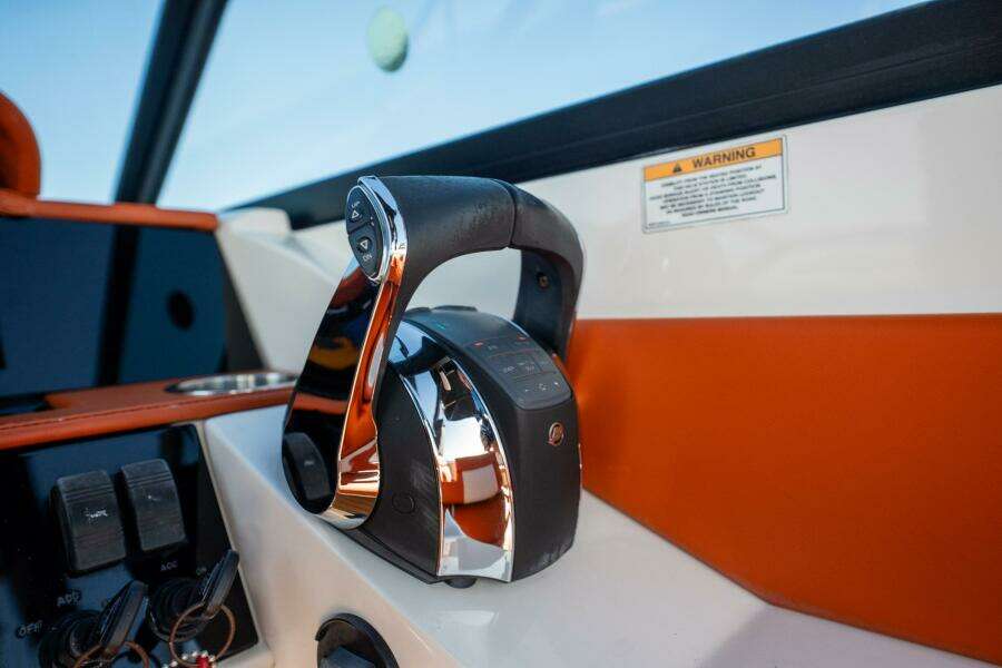 2019 Sea Ray SDX 290 OB