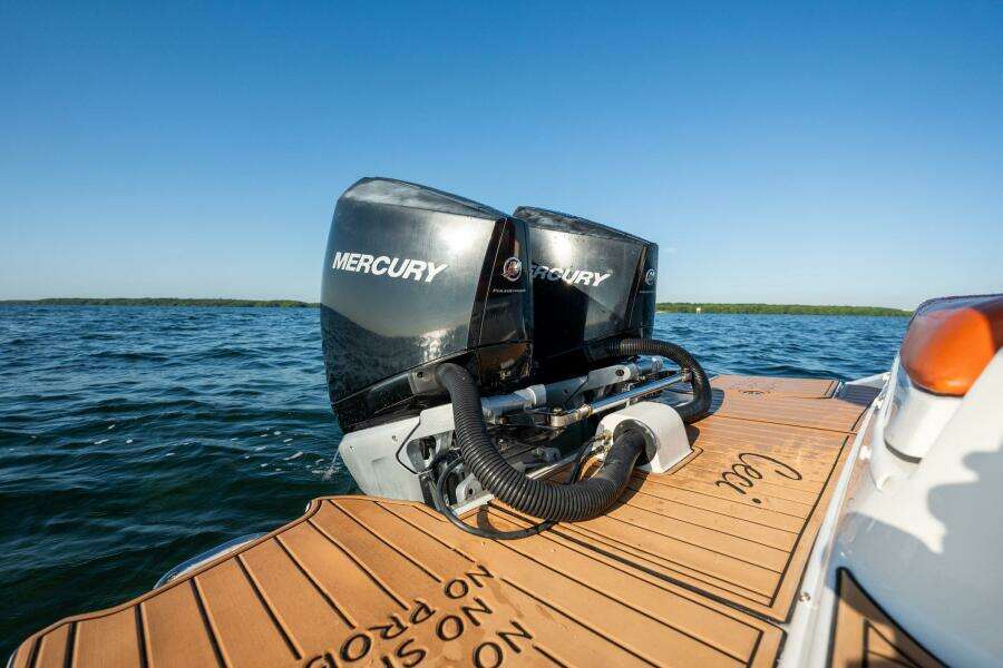 2019 Sea Ray SDX 290 OB