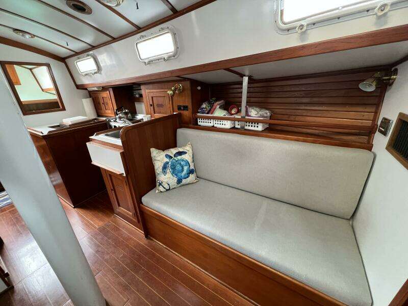 1986 Dickerson Tri-Cabin