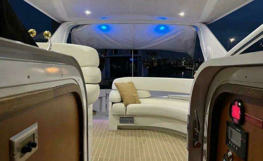 1996 Hatteras 39 Sport Express