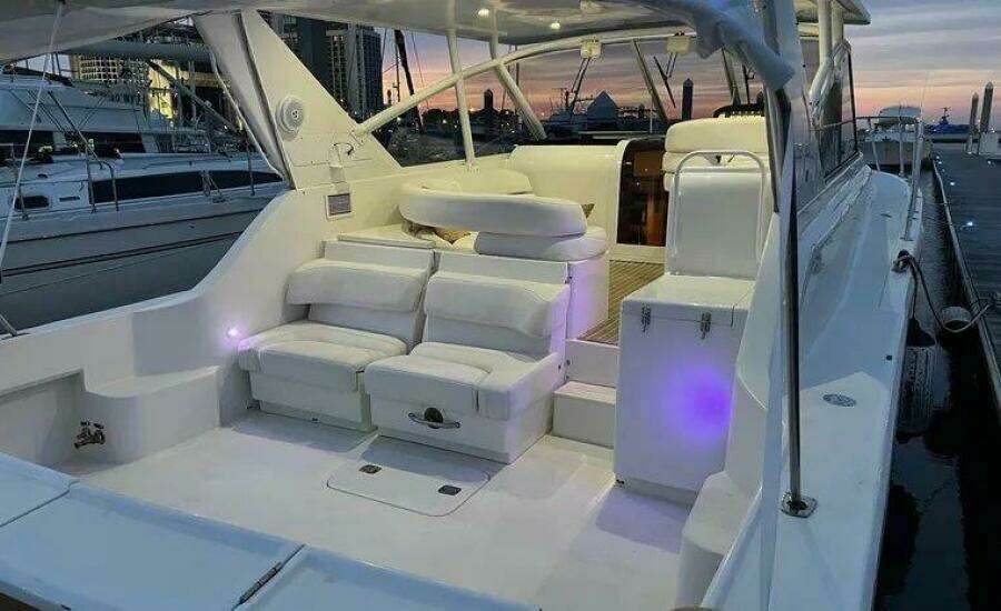 1996 Hatteras 39 Sport Express