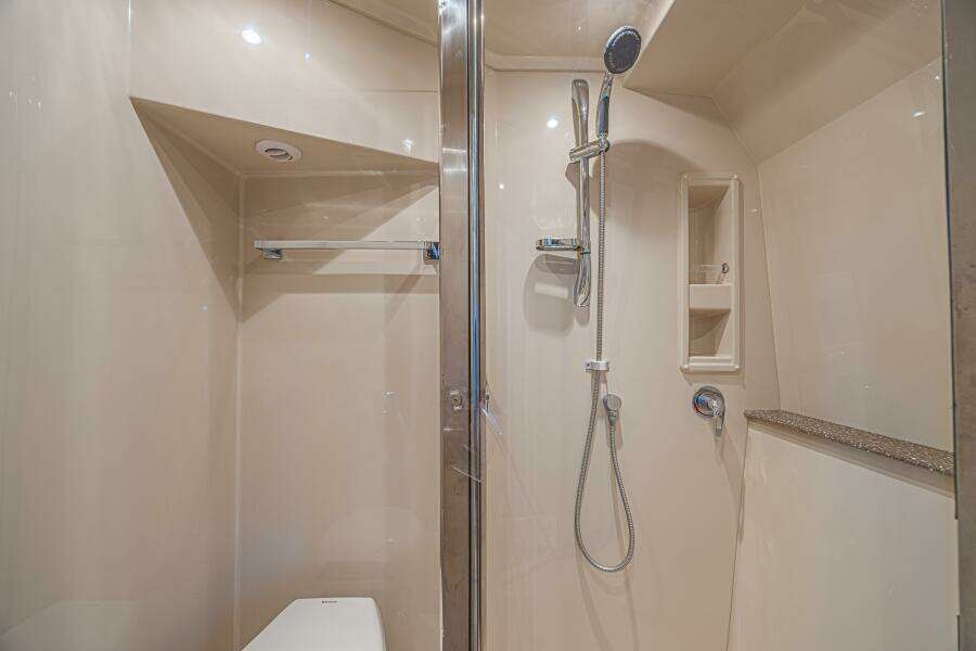 2012 Cruisers Yachts 48 Cantius