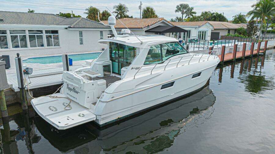 2012 Cruisers Yachts 48 Cantius