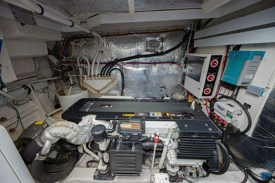 2012 Cruisers Yachts 48 Cantius