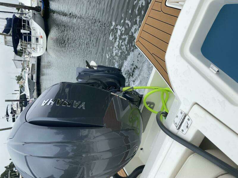 2022 Cobia 240DC