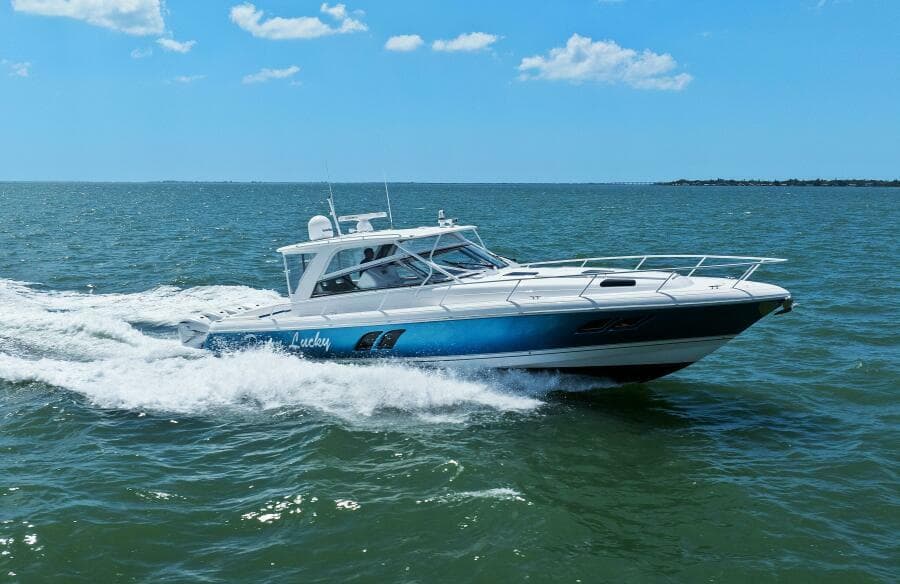 2019 Intrepid 475 Sport Yacht