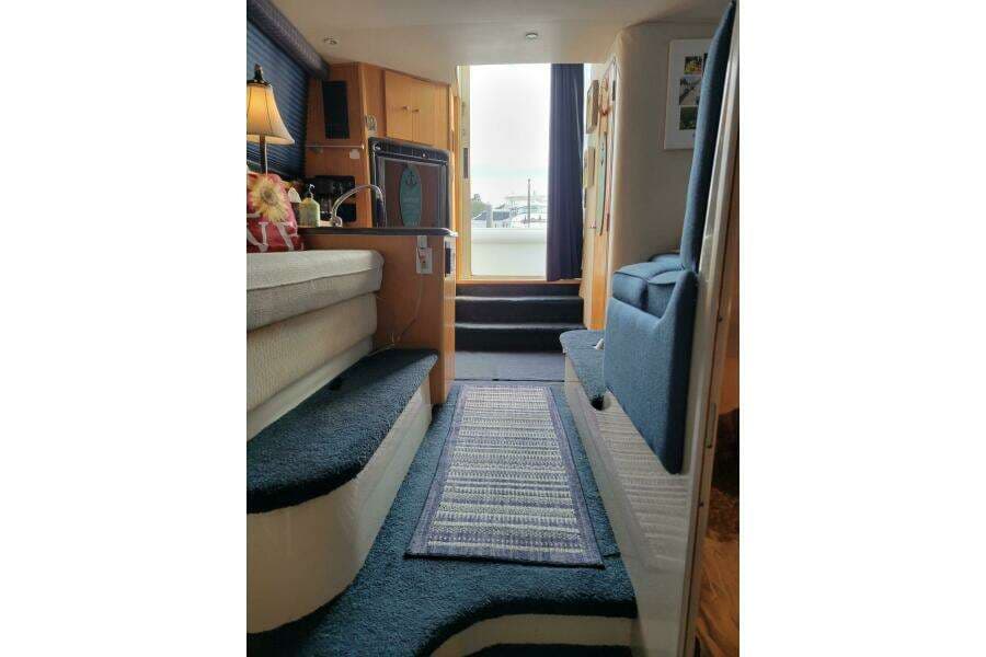 1996 Carver 320 Voyager