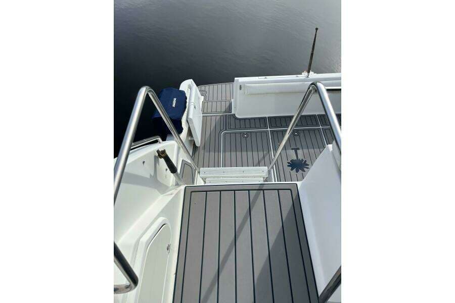 1996 Carver 320 Voyager