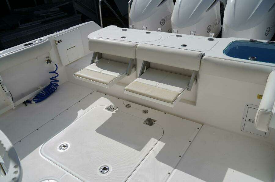 2017 Everglades 355CCX