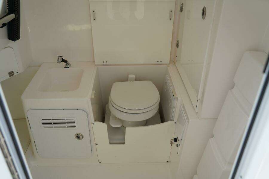 2017 Everglades 355CCX