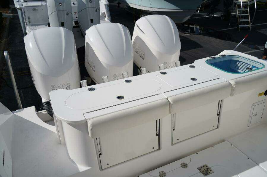 2017 Everglades 355CCX