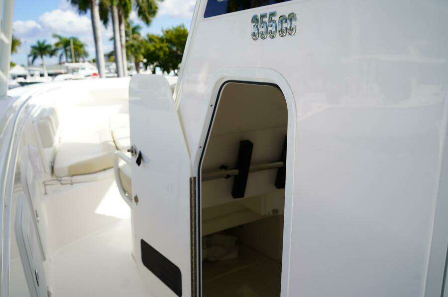 2017 Everglades 355CCX