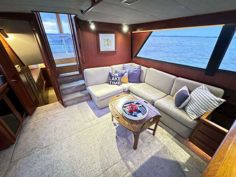 1987 Viking 48 Motor Yacht