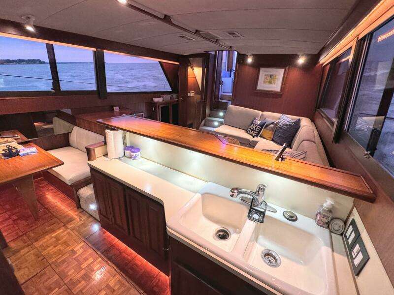 1987 Viking 48 Motor Yacht