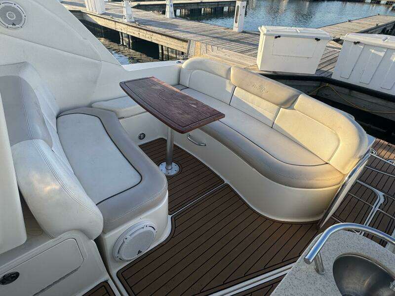 2011 Sea Ray 330 Sundancer