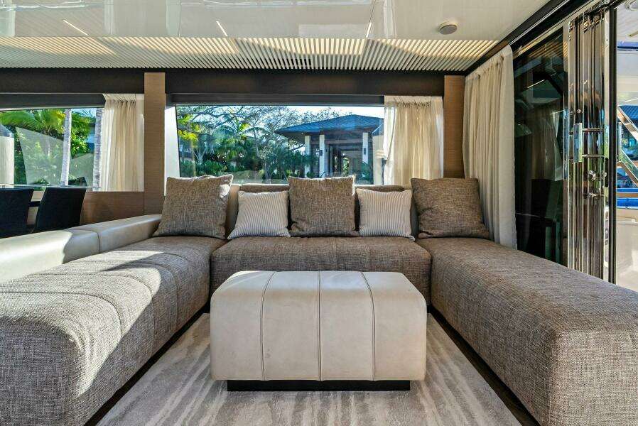 2019 Ferretti Yachts 780