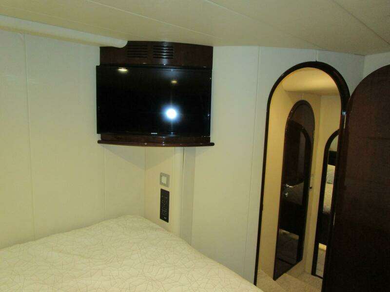 Mid Guest Cabin Looking Aft