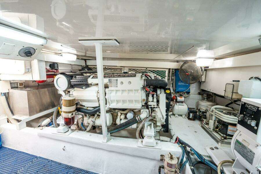 2001 Post 42 Convertible