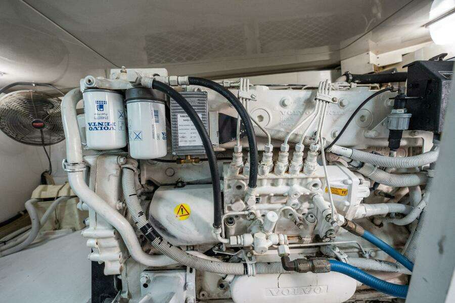 2001 Post 42 Convertible