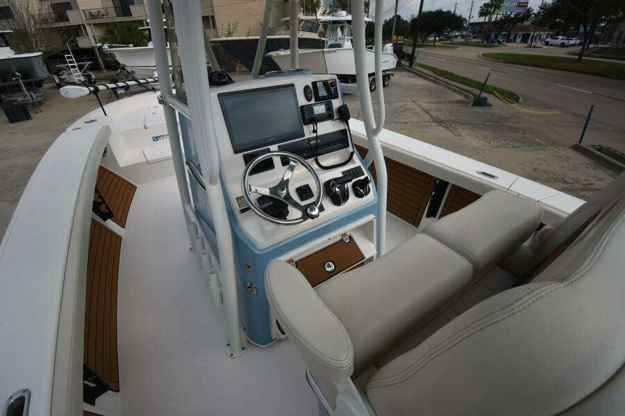 2023 Pathfinder 2700 Open