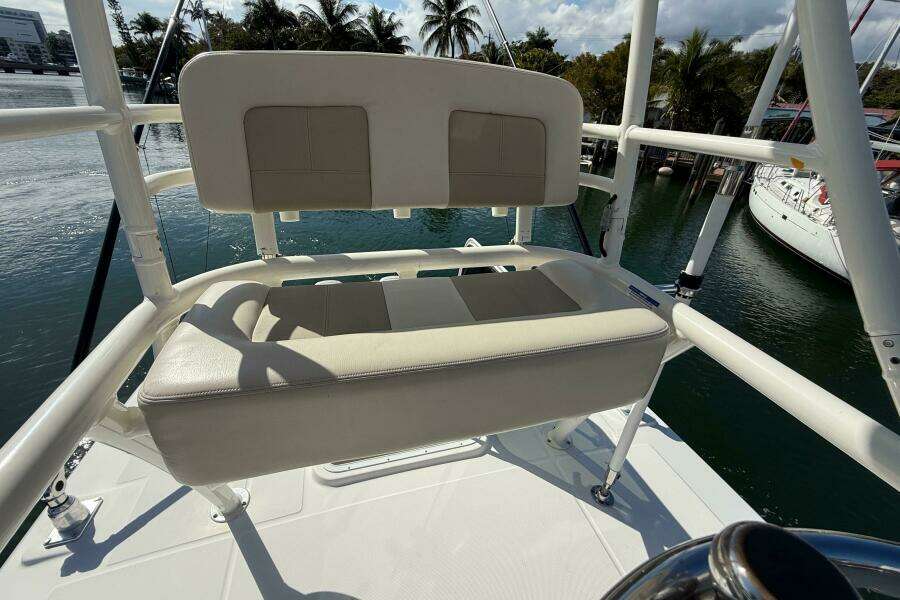 2023 Boston Whaler 360 Outrage