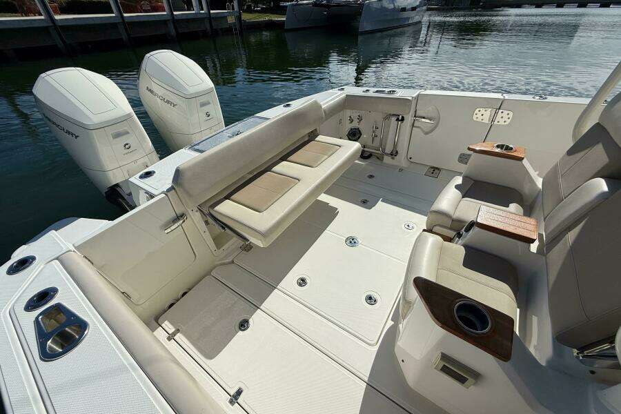2023 Boston Whaler 360 Outrage