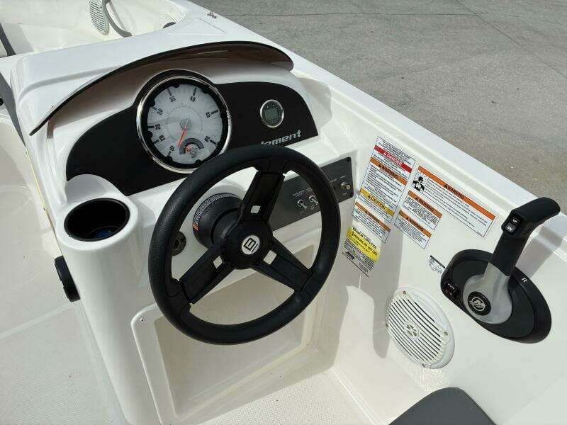 2023 Bayliner 180XL Element
