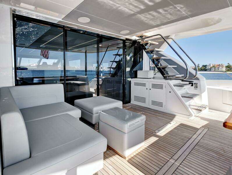 2024 Sunseeker 76 Yacht