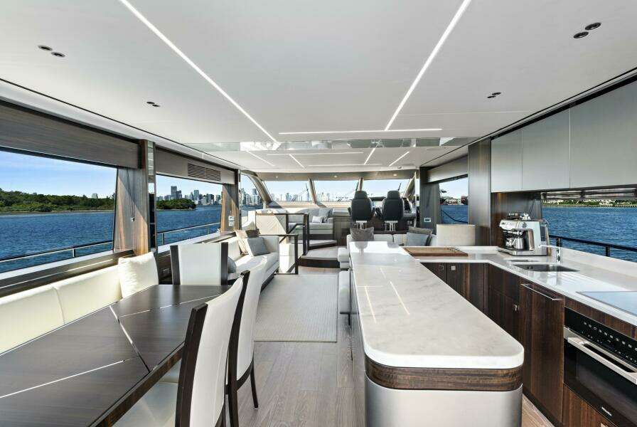 2024 Sunseeker 76 Yacht