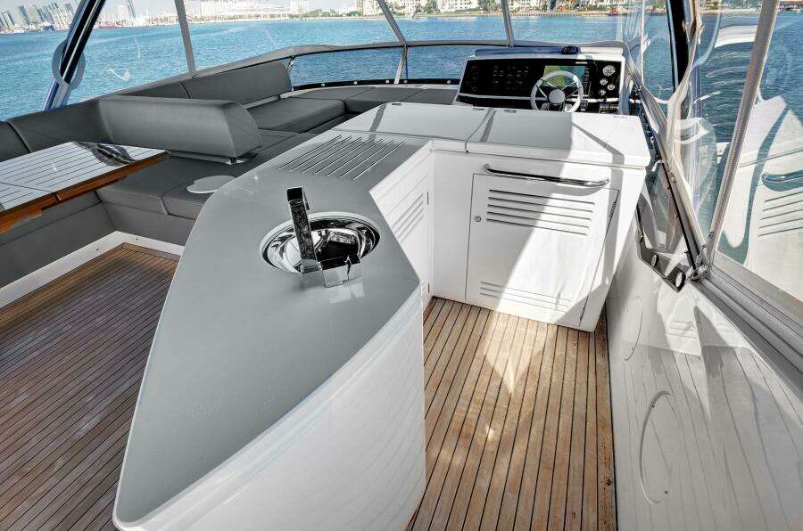 2024 Sunseeker 76 Yacht