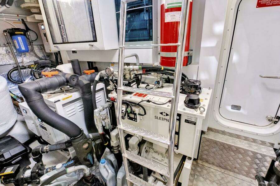 2024 Sunseeker 76 Yacht