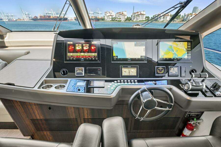2024 Sunseeker 76 Yacht