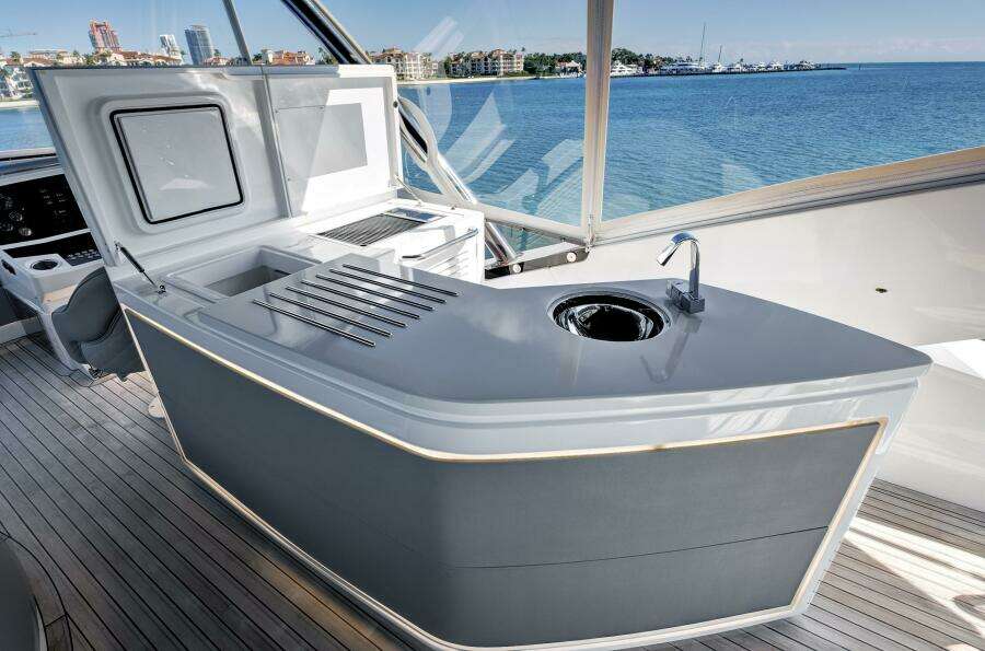 2024 Sunseeker 76 Yacht