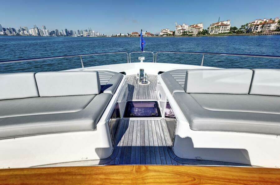 2024 Sunseeker 76 Yacht