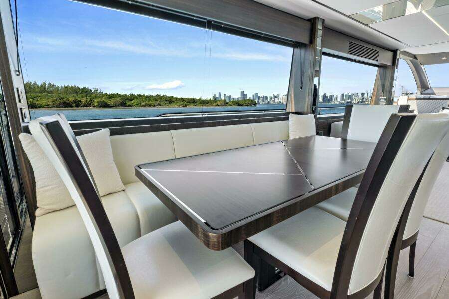 2024 Sunseeker 76 Yacht