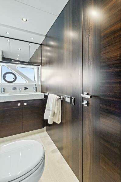 2024 Sunseeker 76 Yacht