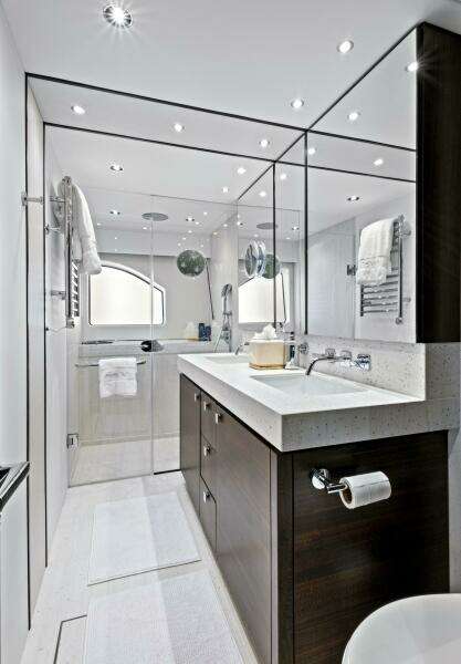 2024 Sunseeker 76 Yacht