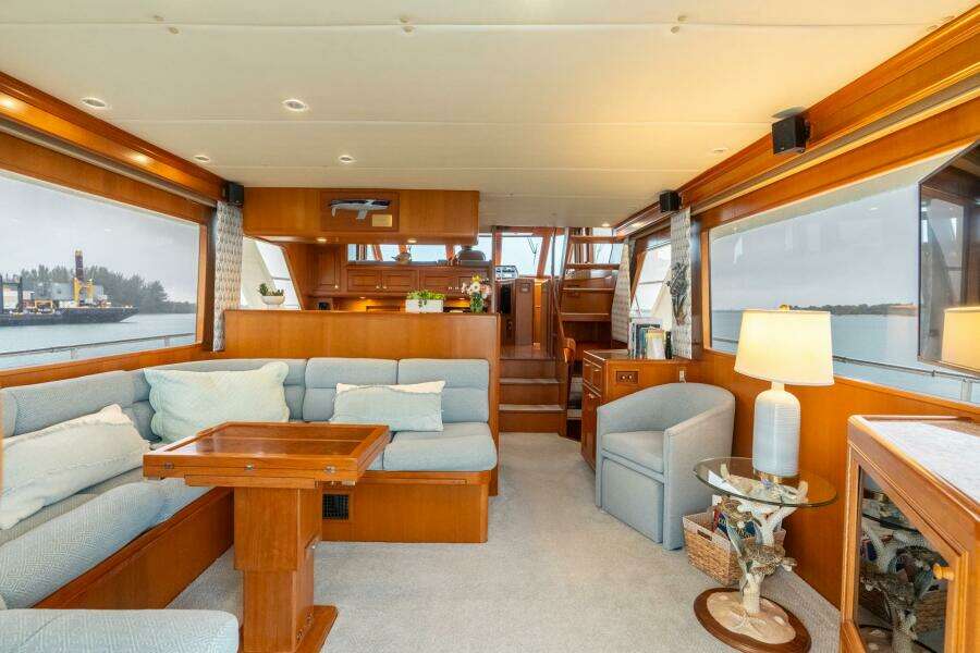 2005 Offshore Yachts Pilothouse