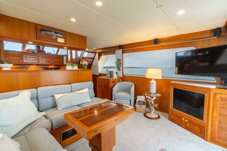 2005 Offshore Yachts Pilothouse